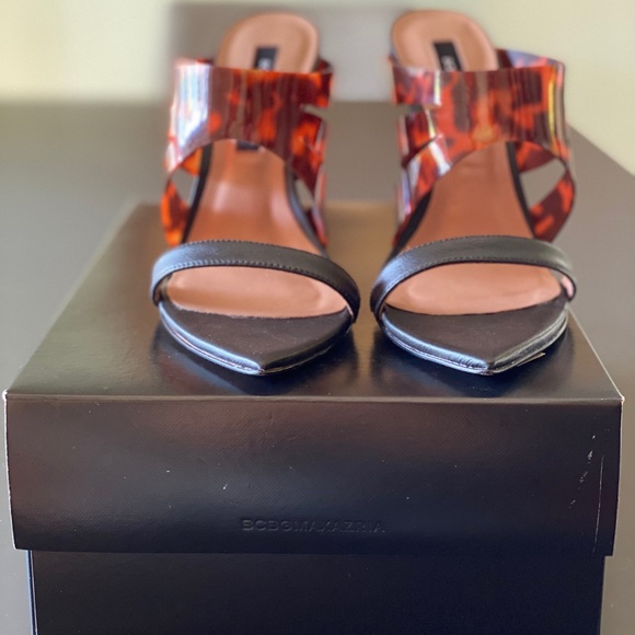 Brand New BCBGMAXAZRIA Pointy Toe Heels size 7.5 - Picture 3 of 12